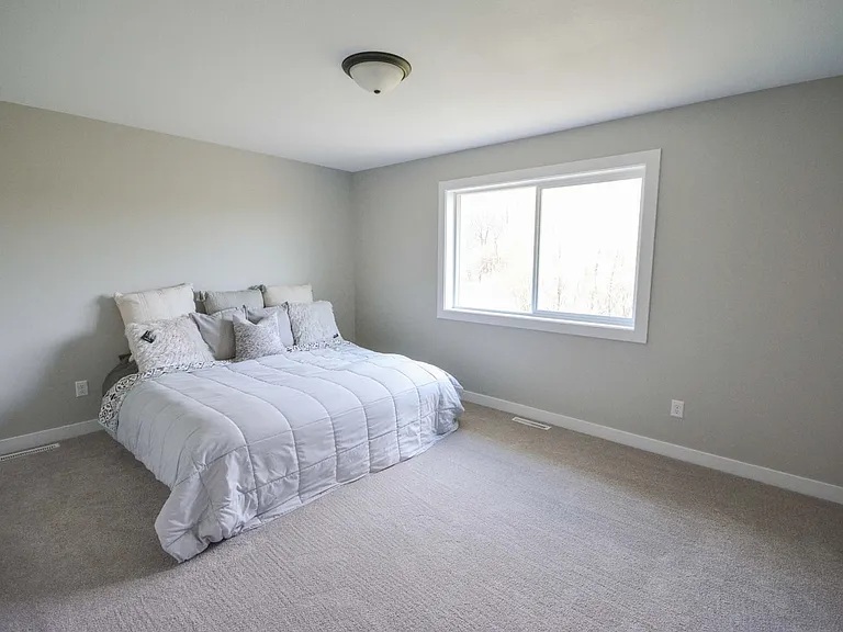 3548 Bridgeview Dr SE — Photo 11