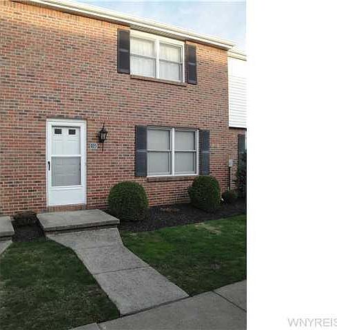 1st image of 323 Wimbledon Ct