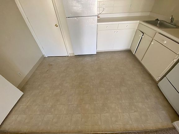 3rd image of 1756 Broadway St APT 18