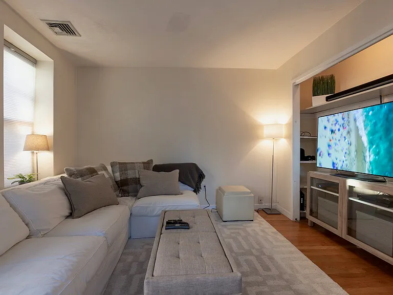 5 Grove St #5 — Photo 3