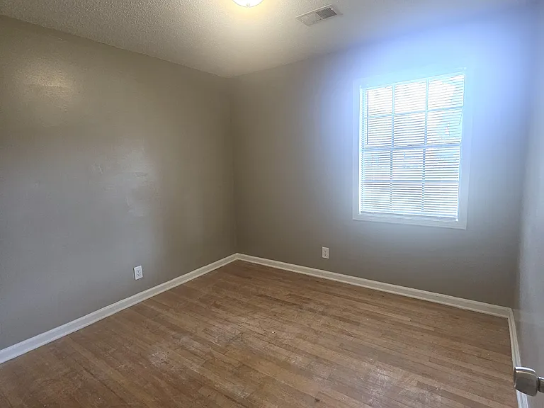 2313 Ashland Dr — Photo 5