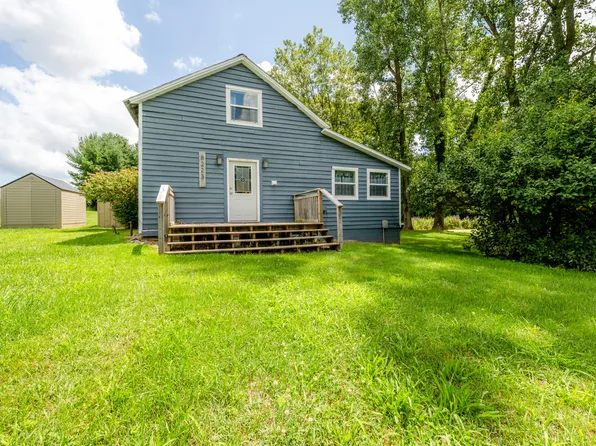 8223 Hochberger Rd, Eau Claire, MI 49111