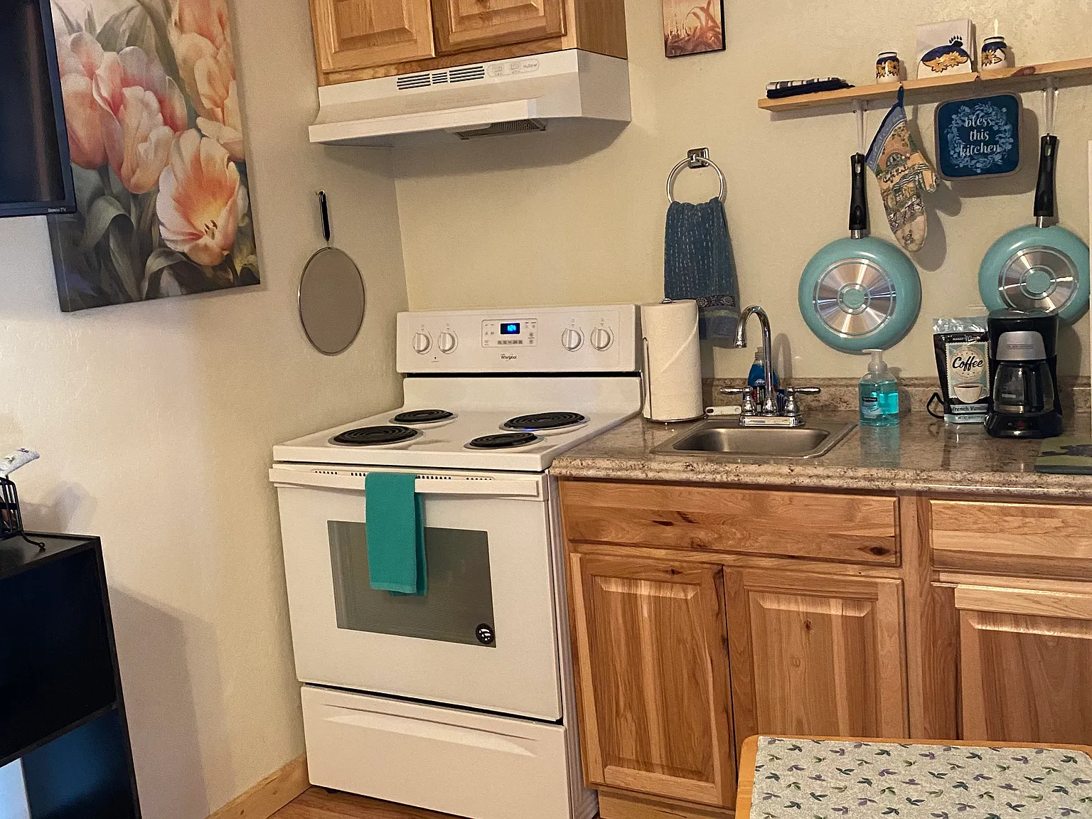 Studio, 250 sqft, $1,250 — Photo 3