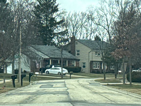 5th image of 921 Westbourne Ln