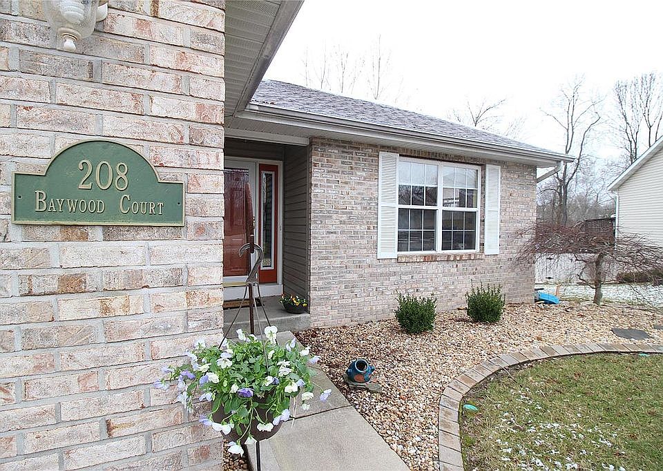 1st image of 208 Baywood Ct