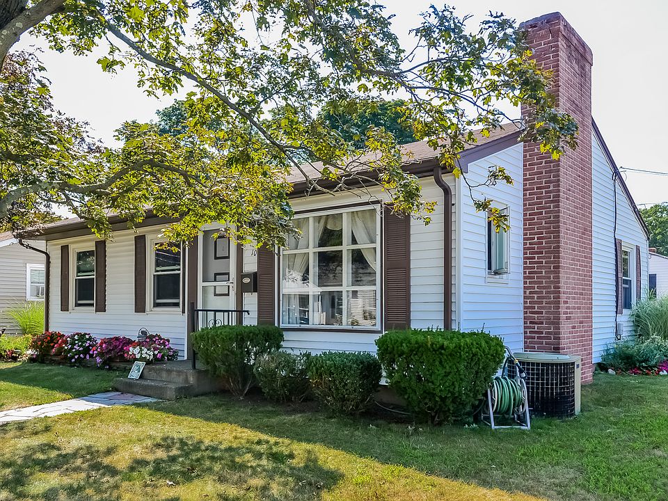 1st image of 10 Fern Dr