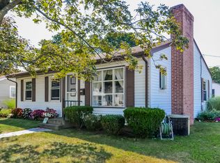 10 Fern Dr, Rumford, RI 02916