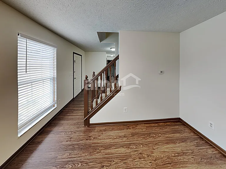 6687 Jennyann Way — Photo 4