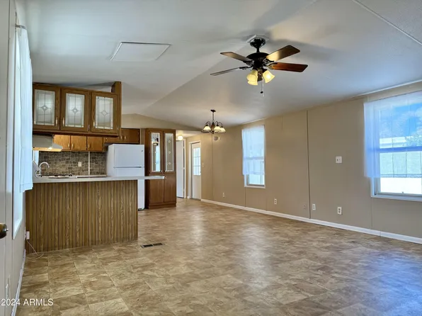 17821 N 1ST Street, Phoenix, AZ 85022