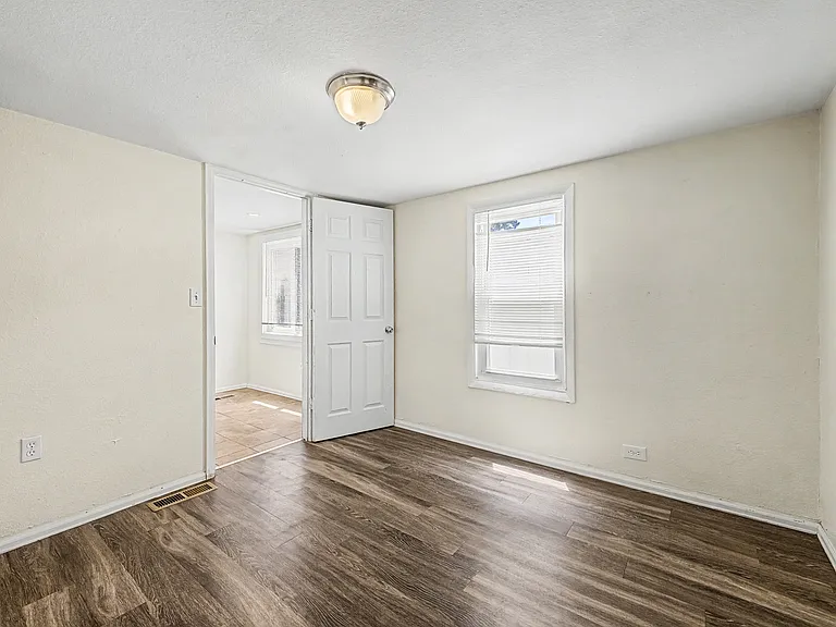 4731 N Vine St — Photo 9