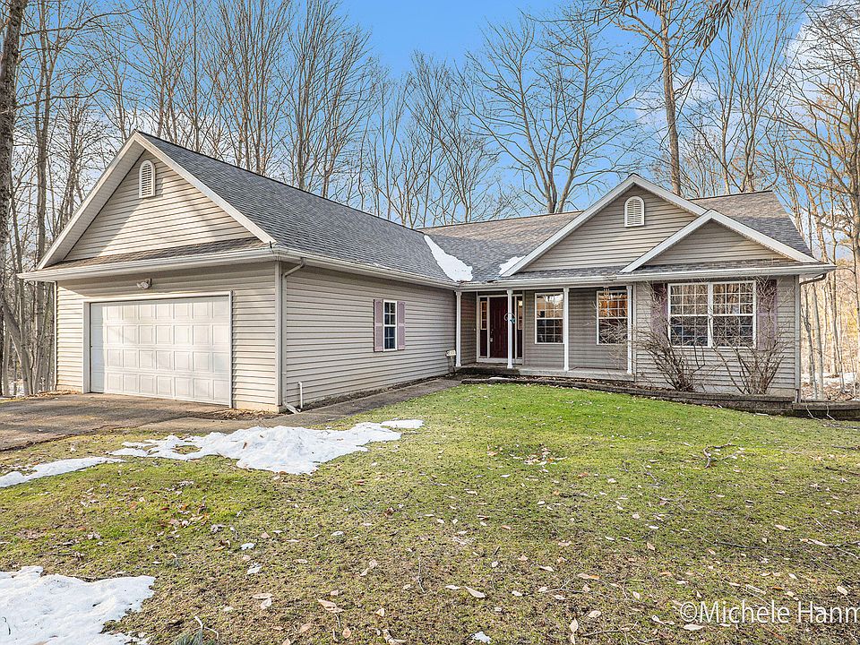 1st image of 3762 Bennington Dr NE