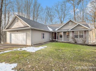 3762 Bennington Dr NE, Cedar Springs, MI 49319