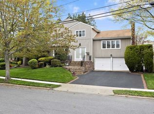 2923 Wynsum Ave, Merrick, NY 11566