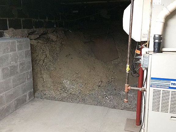 1/4 basement never dug out