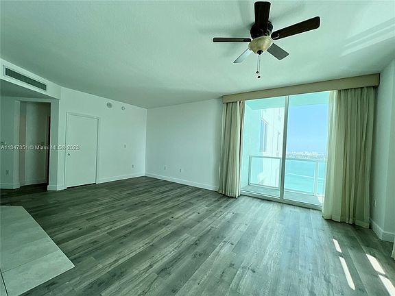 3rd image of 1900 N Bayshore Dr APT 2805