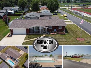 801 Hilltop Dr, Red Bud, IL