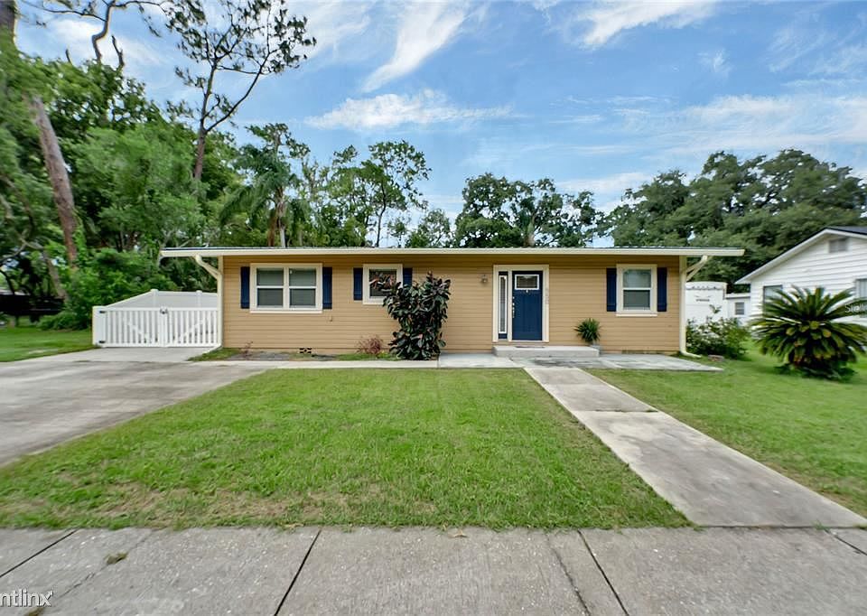 1st image of 550R Plumosa Dr