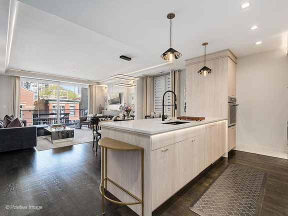 2nd image of 1540 N North Park Ave #4S