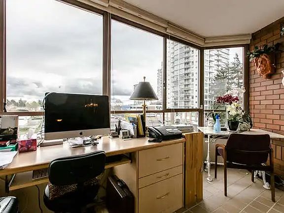 4th image of 15111 Russell Ave #512