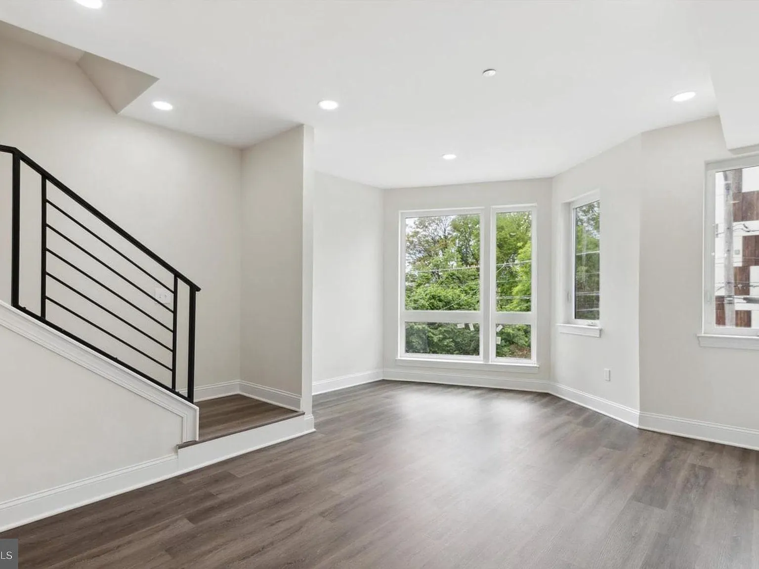 3 bed, $2,400 — Photo 4