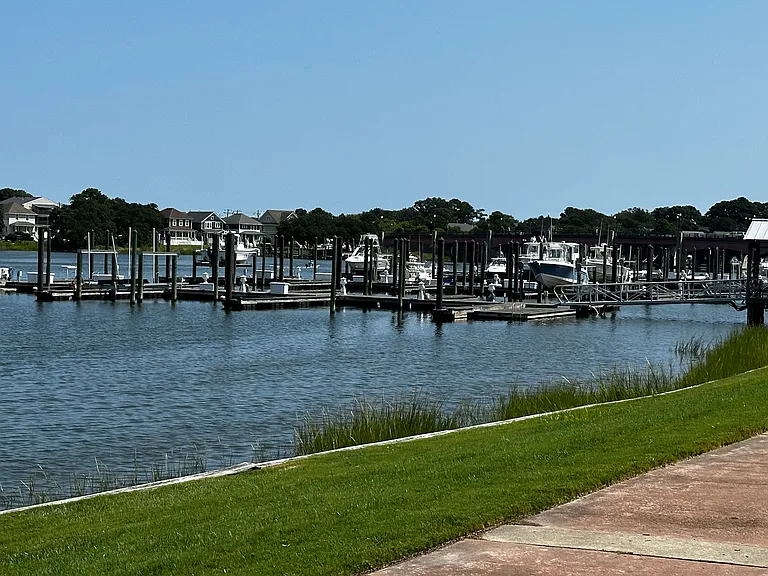 8300 Harbor View Ln — Photo 7