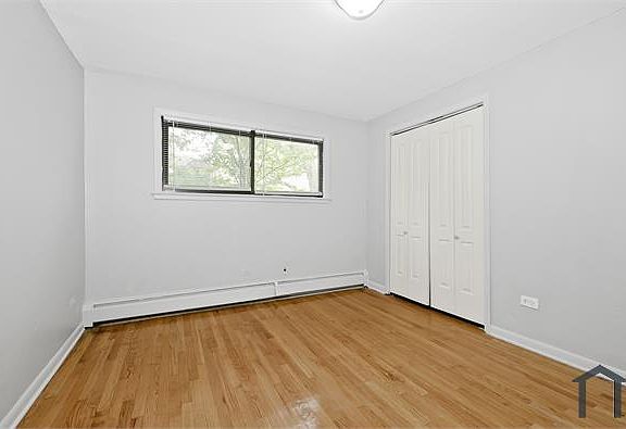 3rd image of 7846 S Exchange Ave #9