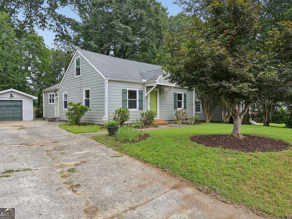 1st image of 1666 May Ave SE