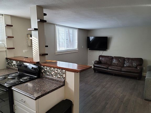 5th image of 530 22nd Ave NE #102