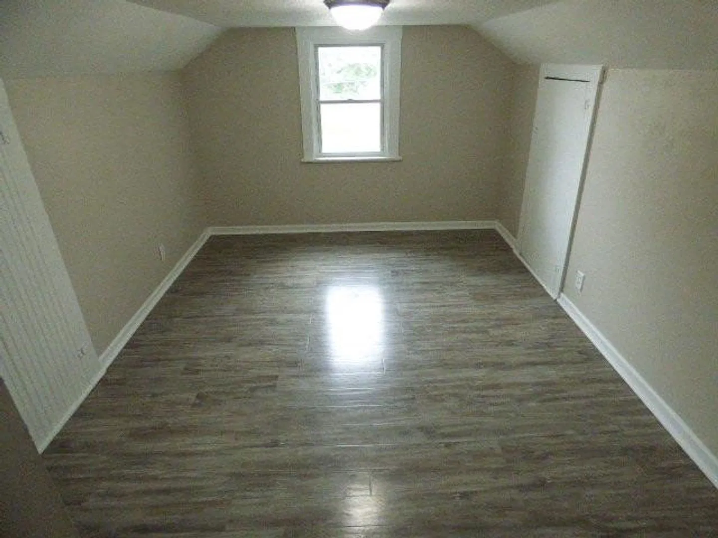 Spacious 3 Bedroom Home Ready To Welcome You — Photo 3