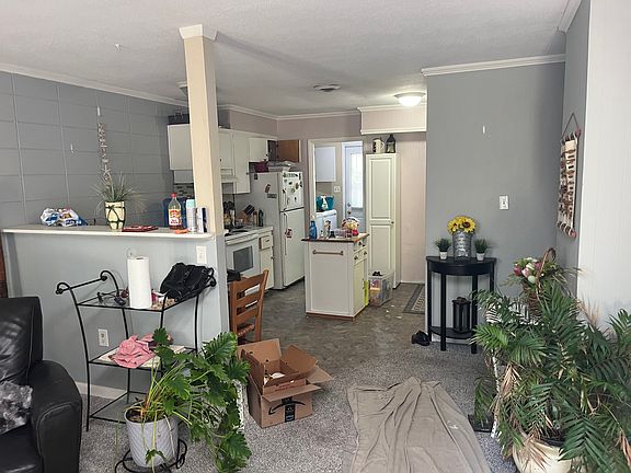 5th image of 420B S Hollywood Dr