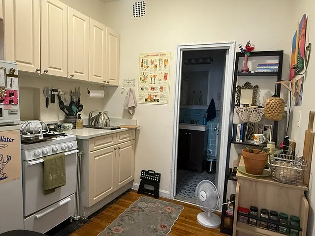 1494 2nd Ave #3B — Photo 3