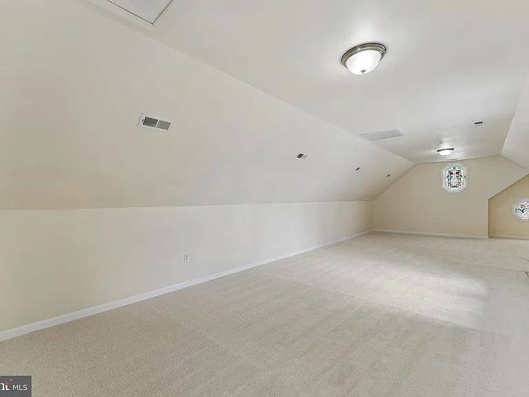 402 Linden Ave — Photo 26