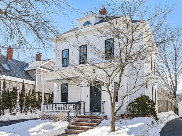 104 Cottage St, Melrose, MA 02176
