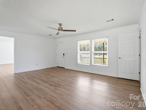 4th image of 10810 Connell Rd
