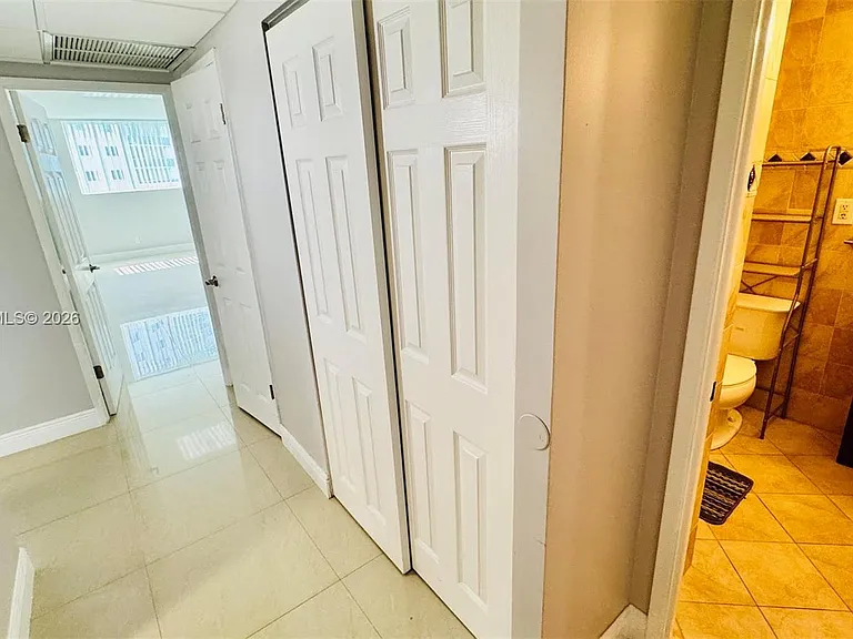 19390 Collins Ave #624 — Photo 28