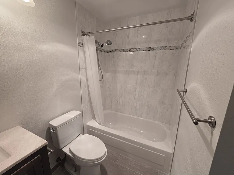 2740 118th Ave SE #302 — Photo 10