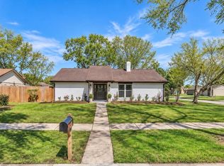 509 Belmont Dr, Friendswood, TX 77546
