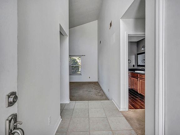 3rd image of 1026 Quail Hollow Dr
