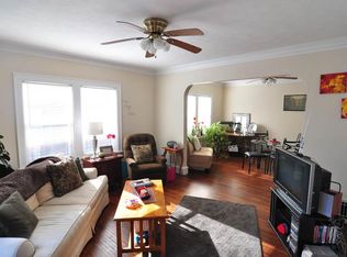 1306 N Main St APT 2, Bloomington, IL 61701