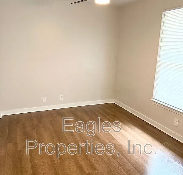 1205 Simpson St — Photo 10