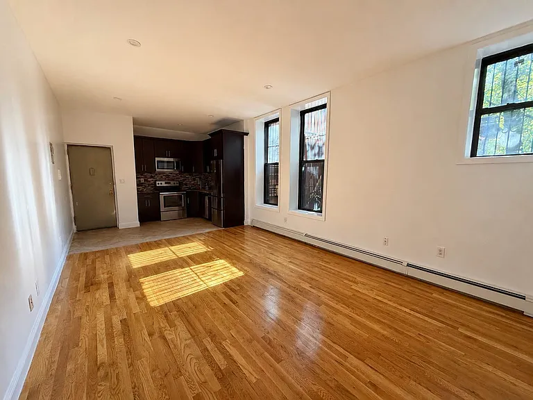 460 Throop Ave #5 — Photo 4