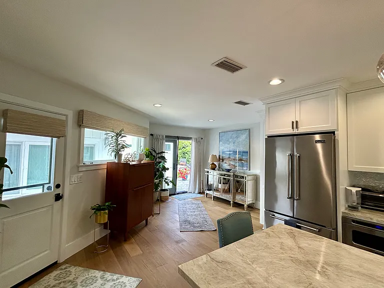 1226 S Helberta Ave — Photo 6