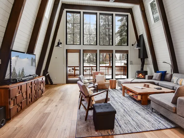 5613 Rhodesia Rd, Carnelian Bay, CA 96140