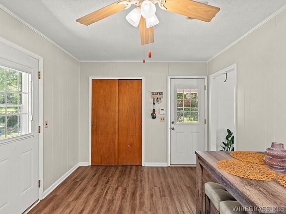 5th image of 141 Honeysuckle Ln