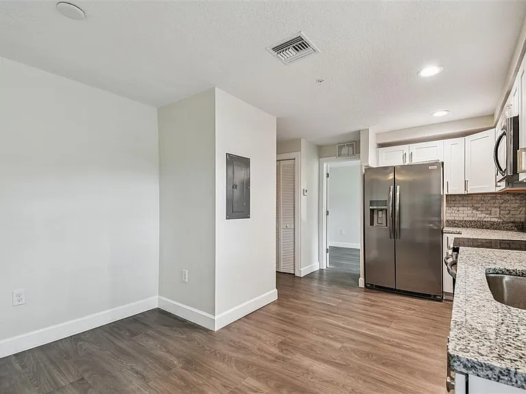 650 E Tarpon Ave #C1 — Photo 5