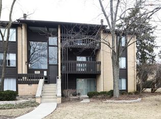 6160 Knoll Wood Rd APT 108, Willowbrook, IL 60527