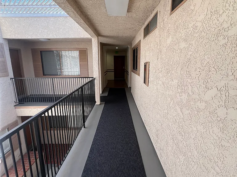 4307 Whitsett Ave #204 — Photo 60