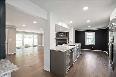 Vanguard Cir SW — Photo 17