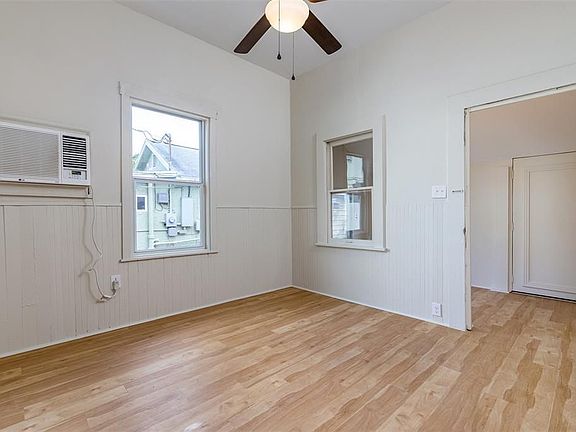3rd image of 1665 28th Ave N #A
