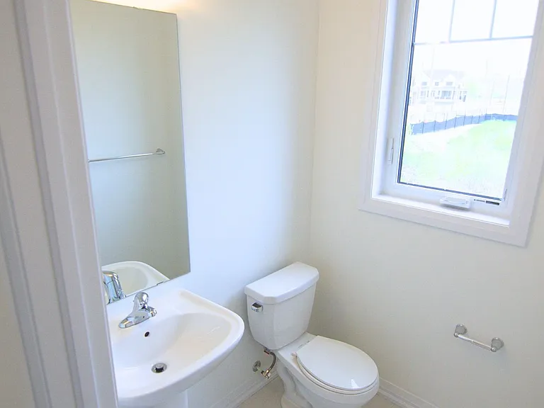 335 Starlight Ave — Photo 2